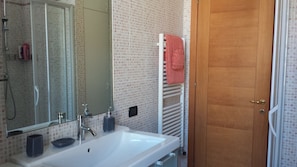 Shower, hair dryer, bidet, towels - Apartment/ flat - Venezia (Venezia)