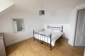 4 bedrooms, iron/ironing board, travel cot, free WiFi