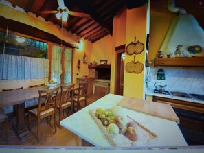 Dining - Tuscan farmhouse at the gates of Chianti (Moncioni)