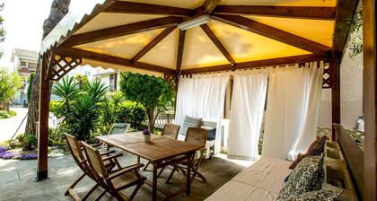 oasis of relaxation not far from the sea, parking in the inner courtyard.