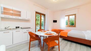 1 Schlafzimmer, BĂŒgeleisen/BĂŒgelbrett, kostenloses WLAN, BettwĂ€sche