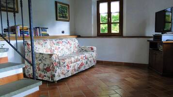 Smart-TV, Kamin, DVD-Player, Tischtennisplatte