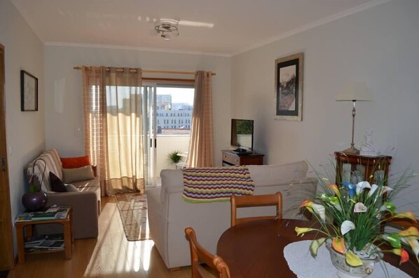 TV - Porto: “Musical View II” – Fabulous view of the “Casa da Música” and surrounding area (Porto)