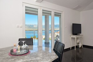 تناول الطعام