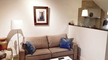 TV, fireplace, stereo