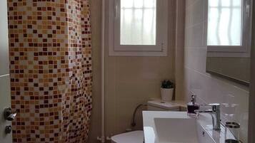 Free toiletries, hair dryer