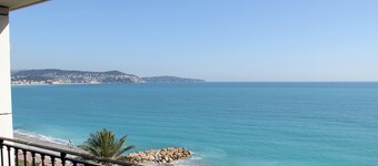 TERRASSE avec SUPERBE VUE MER, Promenade des Anglais, accès direct plage