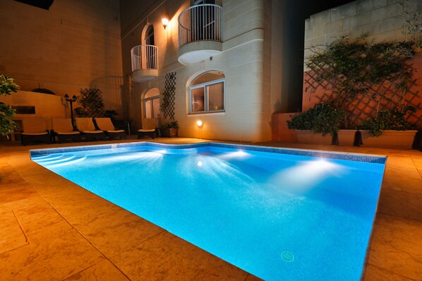 Outdoor pool - Beautiful Modern House in a Quiet Village On Gozo Island (L-Għarb)