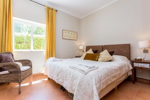 4 dormitorios, tabla de planchar con plancha, wifi y ropa de cama