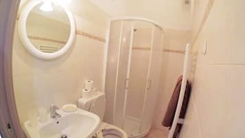Doccia, asciugacapelli, bidet, asciugamani