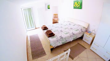 1 Schlafzimmer, Schreibtisch, Bügeleisen/Bügelbrett, kostenloses WLAN