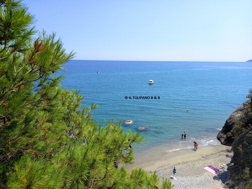 Doppelzimmer PrivatBad und patio, Frühstück inkl. 80 M vom Meer, Wlan und Klima