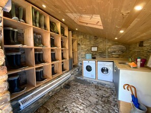 Interior - Cosy couples' studio gîte in the heart of the Monts D'Arrée with heated pool (Bretagne)