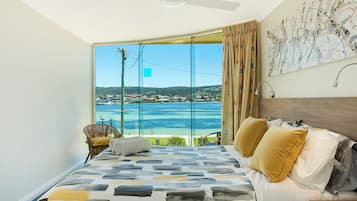 Appartement Luxe, plusieurs lits, non-fumeurs, vue lac | 2 chambres, couette en duvet d'oie, ameublement personnalisé