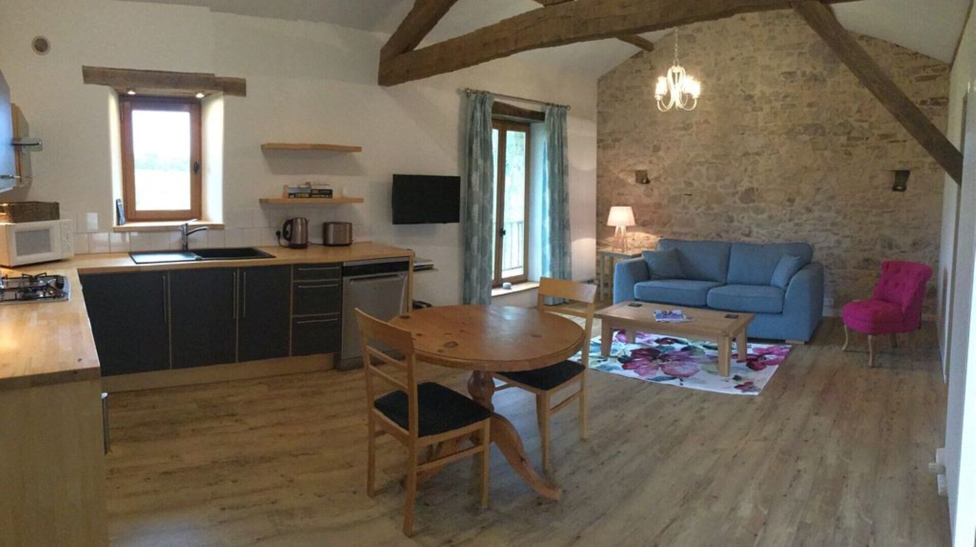 Bonne Nuit- Beautifully Converted Barn In Picturesque France