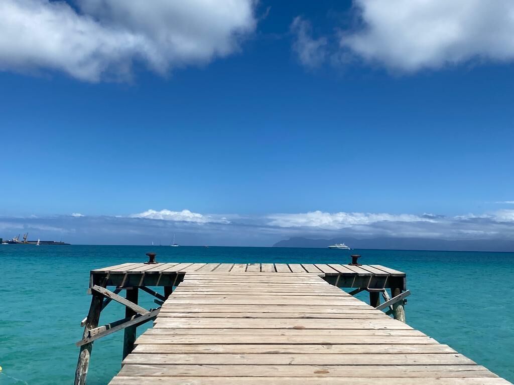 Lovely holiday home with fantastic views, swimming pool, air conditioning & wifi