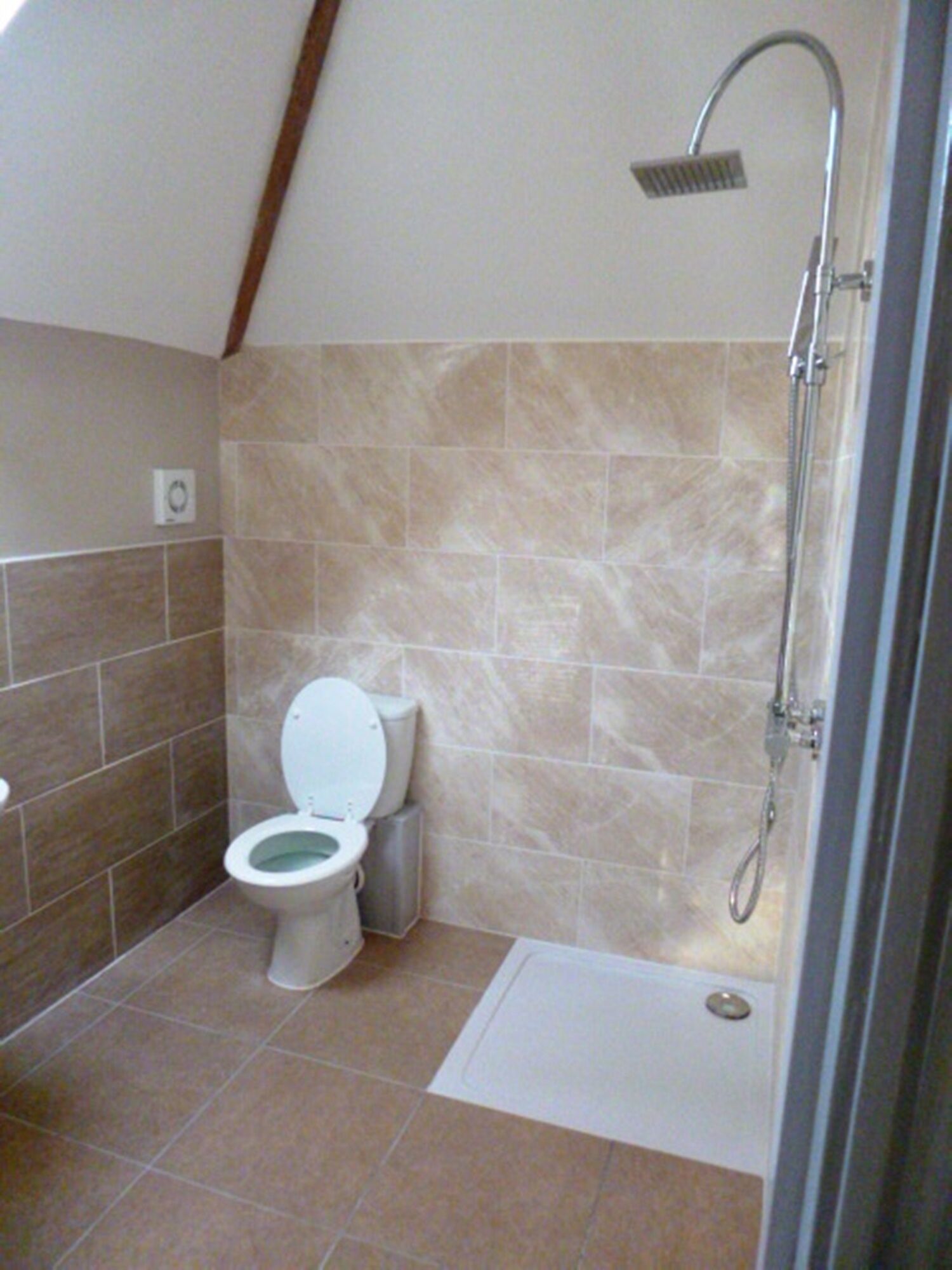 A delightful mews cottage within the private grounds of Breedon Hall