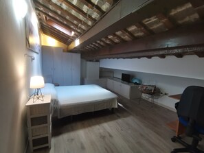 1 chambre, fer et planche à repasser, Wi-Fi, draps fournis