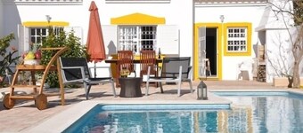 Villa 500 meters from the sea with private saltwater pool in Meia Praia