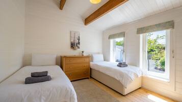 2 bedrooms, iron/ironing board, travel crib, free WiFi