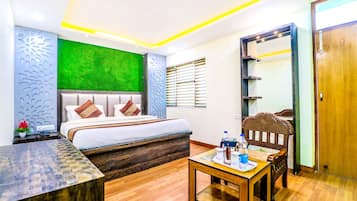 Egyptian cotton sheets, premium bedding, soundproofing, free WiFi