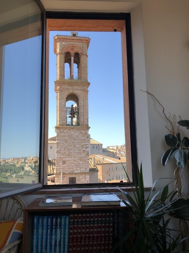 Each window is a painting in the heart of Perugia. 