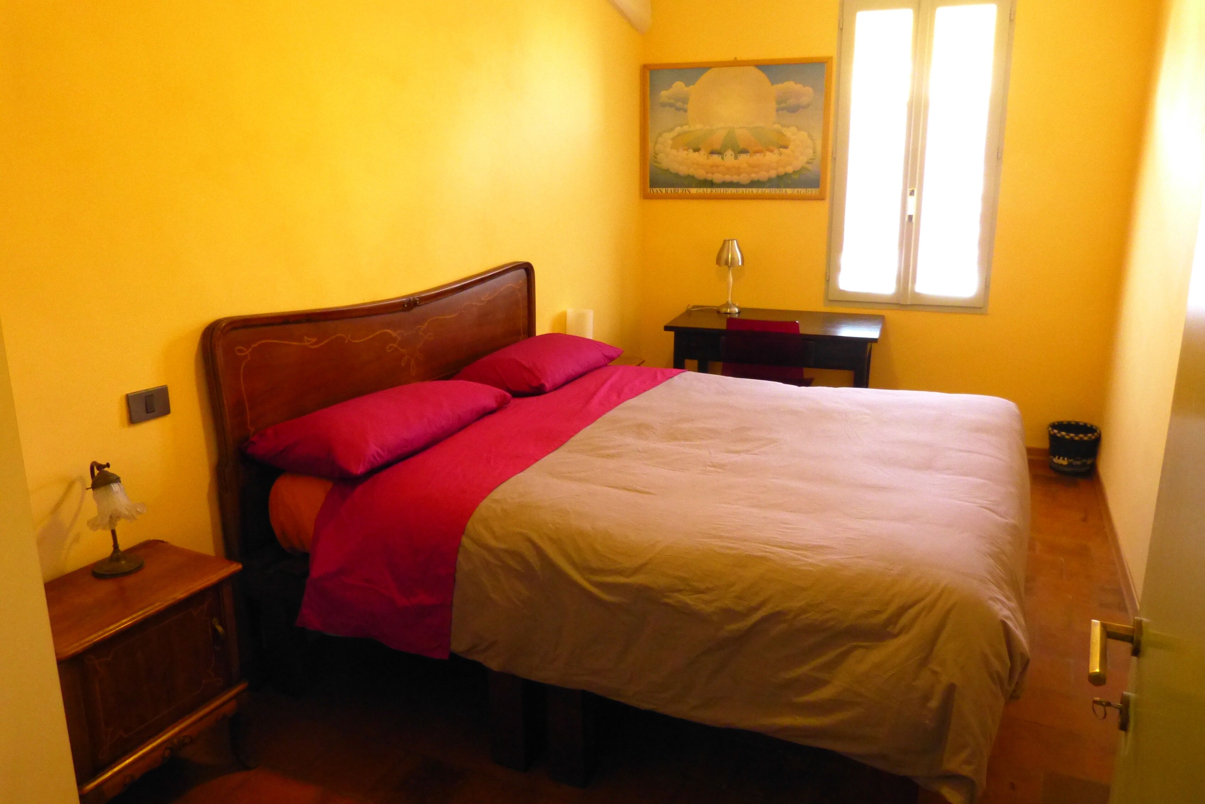 2 bedrooms, memory foam beds, iron/ironing board, free WiFi