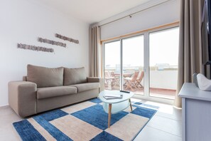 TV - Apartment (T1) Xaara (Portimão)