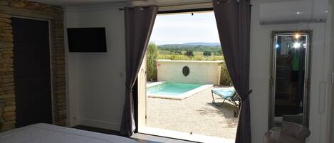 1 chambre, coffres-forts dans les chambres, fer et planche Ă repasser