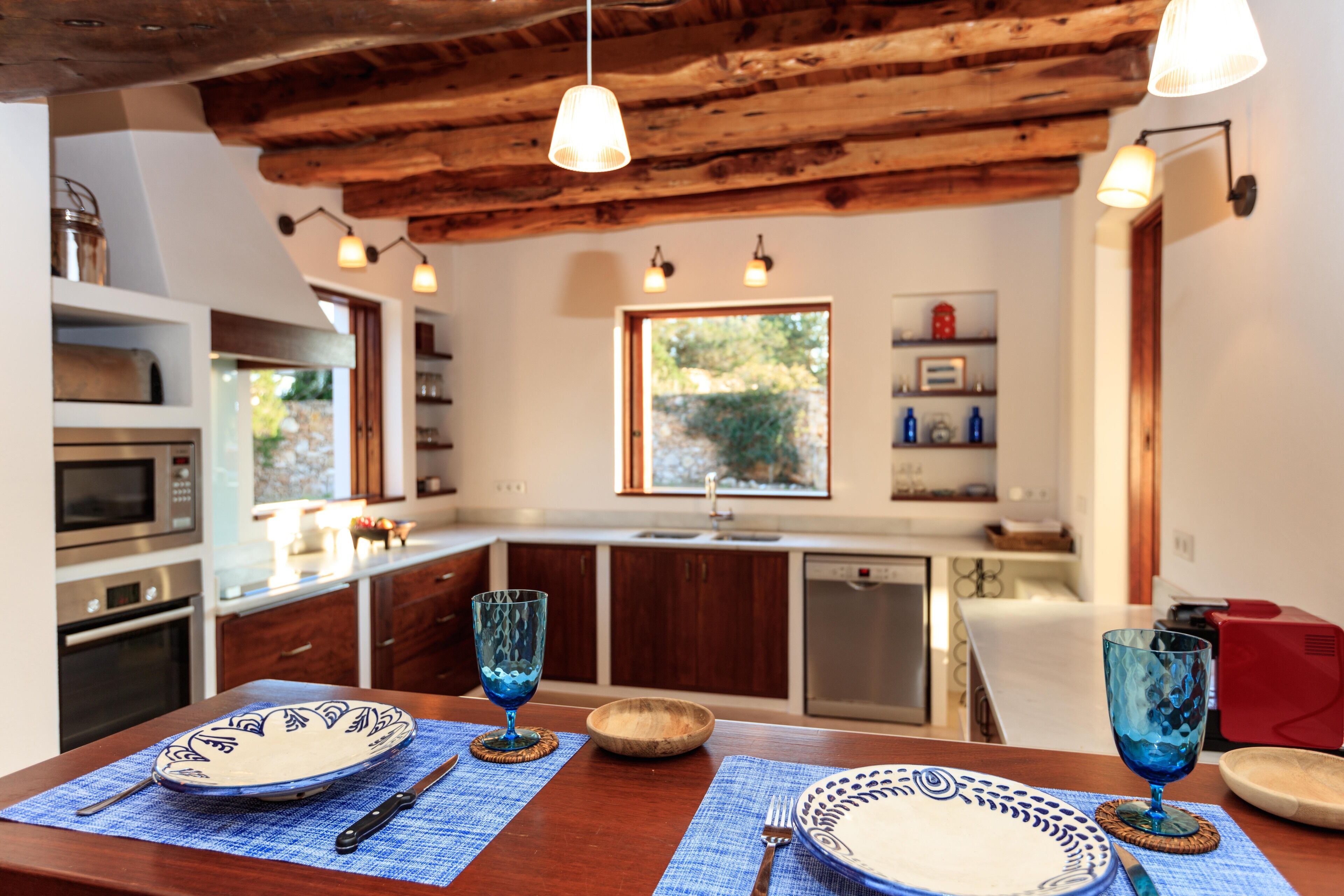 Large Villa with pool, garden and views of the Mediterranean