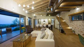 电视、DVD 播放器、书、立体声音响