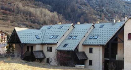 Le Monetier Les Bains: Triplex dans petit immeuble (10 Appartements)