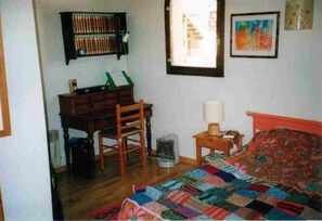 4 chambres, fer et planche à repasser, lit parapluie, Wi-Fi