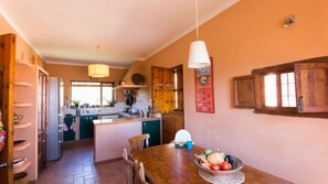 冰箱、微波炉、烤箱、洗碗机