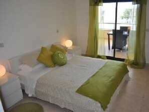 2 chambres, fer et planche à repasser, lit parapluie, Wi-Fi gratuit