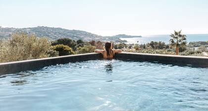 Villa de standing avec piscine Porticcio sublime vue mer sur le Golfe d'Ajaccio