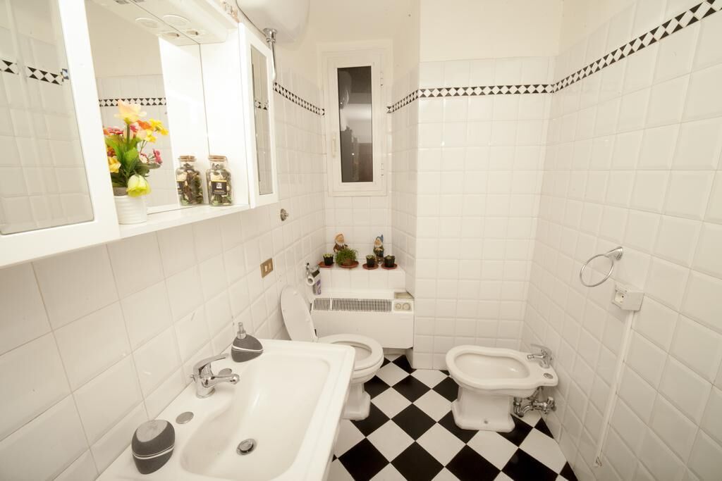 Diana mini-apartment, located in Rome, 1.3 km from Piazza Barberini, 1.7da Vlla.