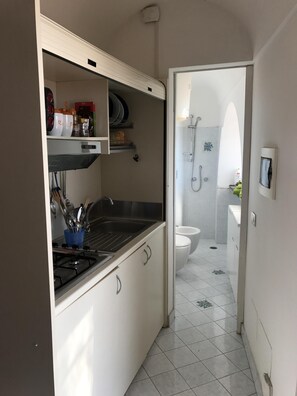 Réfrigérateur, four, plaque de cuisson, lave-vaisselle