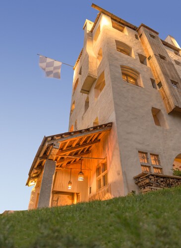 Ferienwohnung Fürstenpalais im Turm zu Schloss Schedling nahe dem Chiemsee