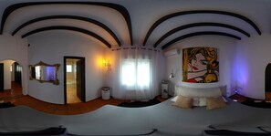 4 bedrooms, in-room safe, iron/ironing board, free WiFi