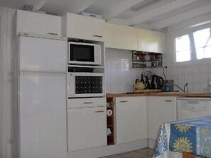 Réfrigérateur, four, plaque de cuisson, lave-vaisselle