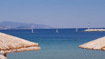 Beach nearby, sun-loungers, beach towels