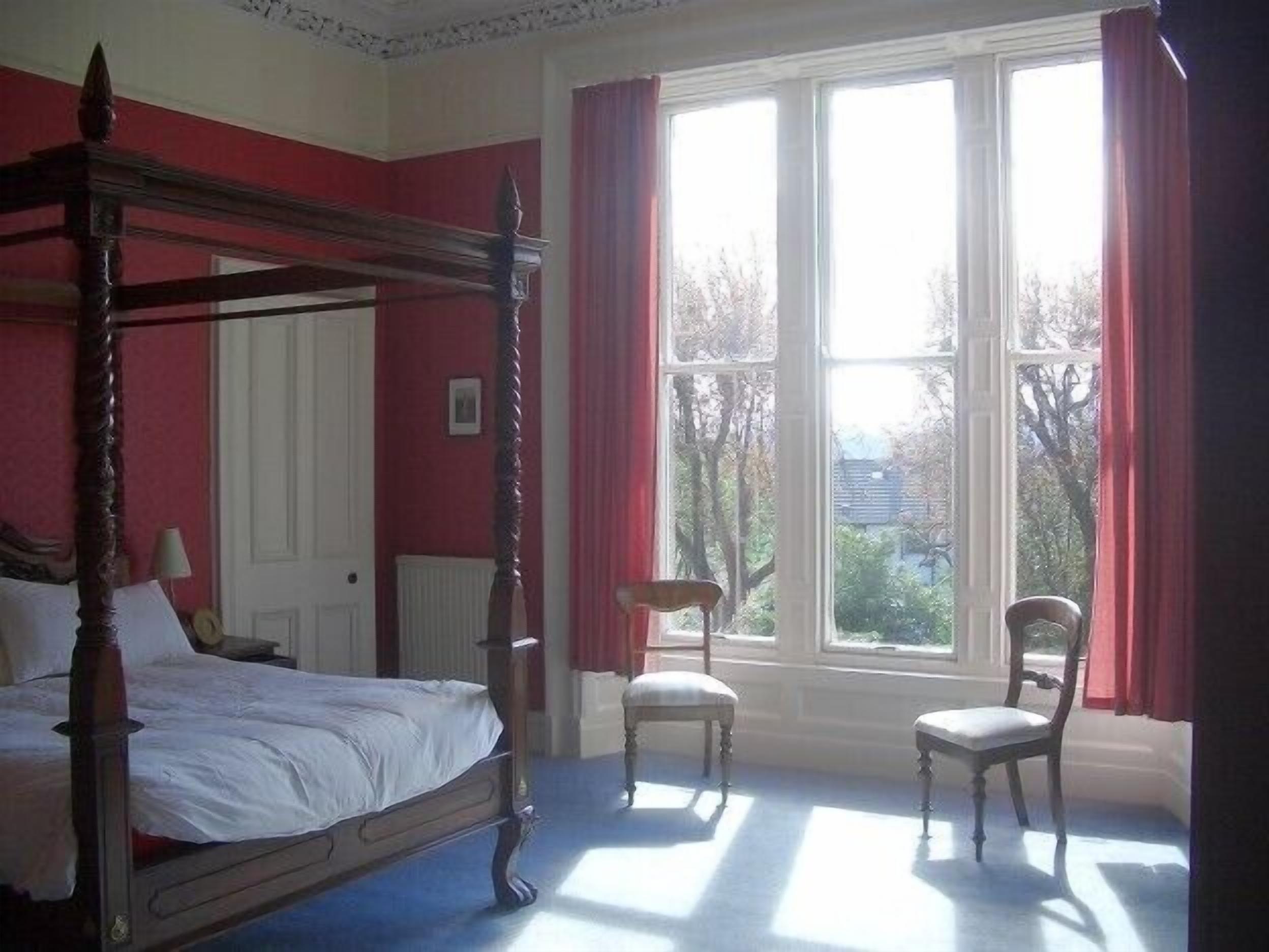 Elegant Victorian self catering flat (5 people) in Crieff, the heart of Scotland