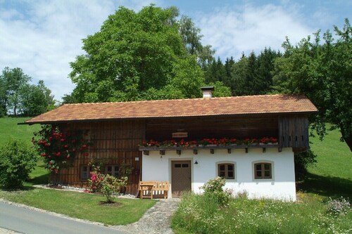 Alleinlage, 300 Jahre altes denkmalgeschütztes Waidlerhaus, luxeriös renoviert