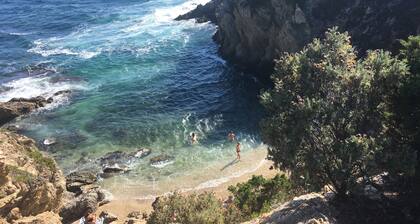 Côte d'Azurissa huvila upealla merinäköalalla vuokrattavana Giensin niemimaalla