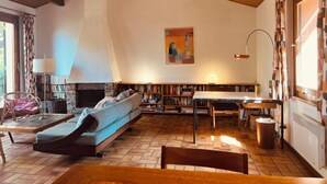 Smart TV, fireplace, books, stereo - Côte d'Azur villa with stunning sea views for rent on the Giens Peninsula (Hyères)