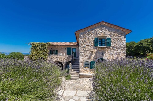 Holiday house DAJANA with mediterranean garden