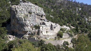 مكان جذب سياحي