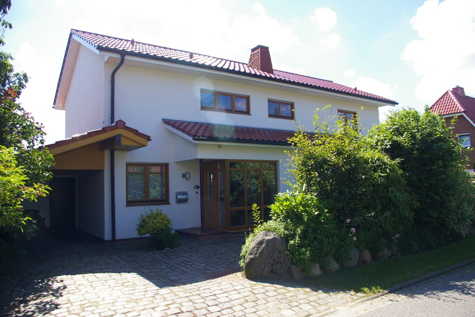 Huge 4-star holiday home with sauna, dike view, 2 min. To the beach