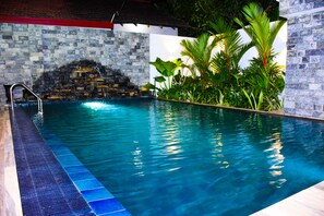 Kolam renang outdoor